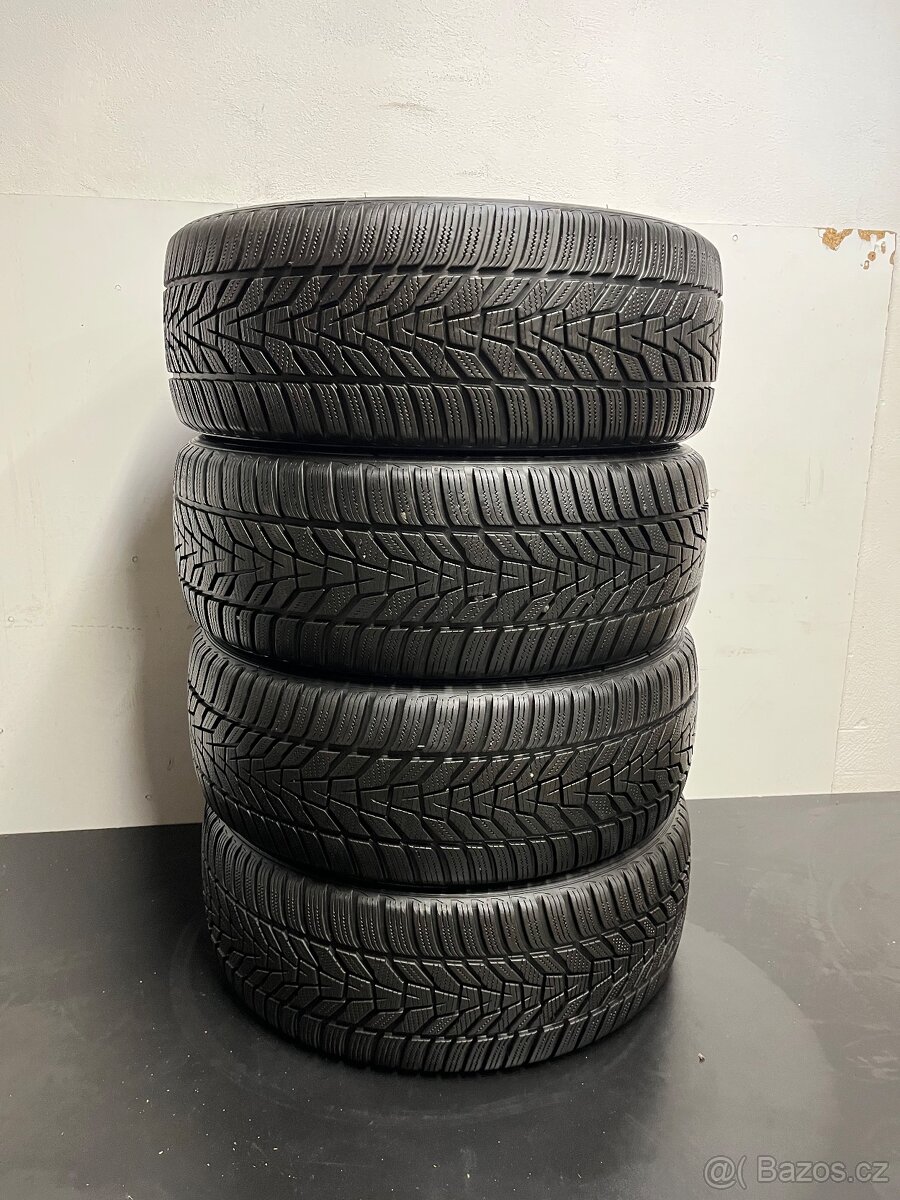 235/45 R19 Hankook Zánovní zimní pneu