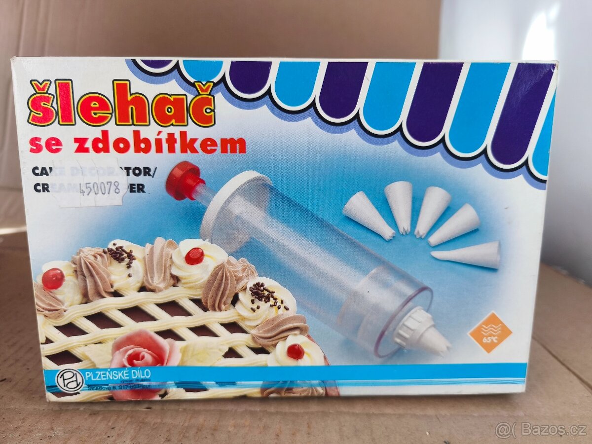 Ruční šlehač se zdobítkem