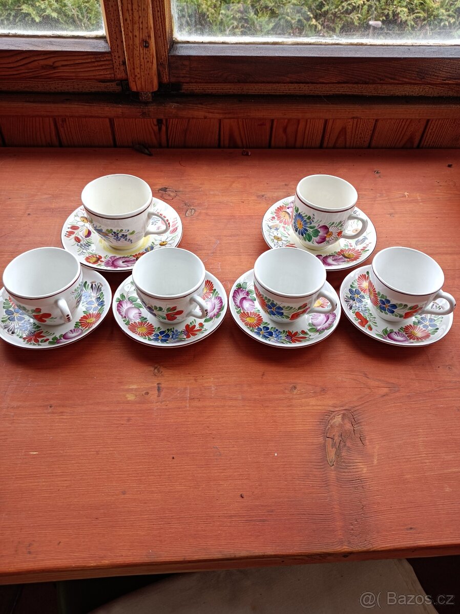 Prodám 2 sady malovaných hrnečků s podšálky
