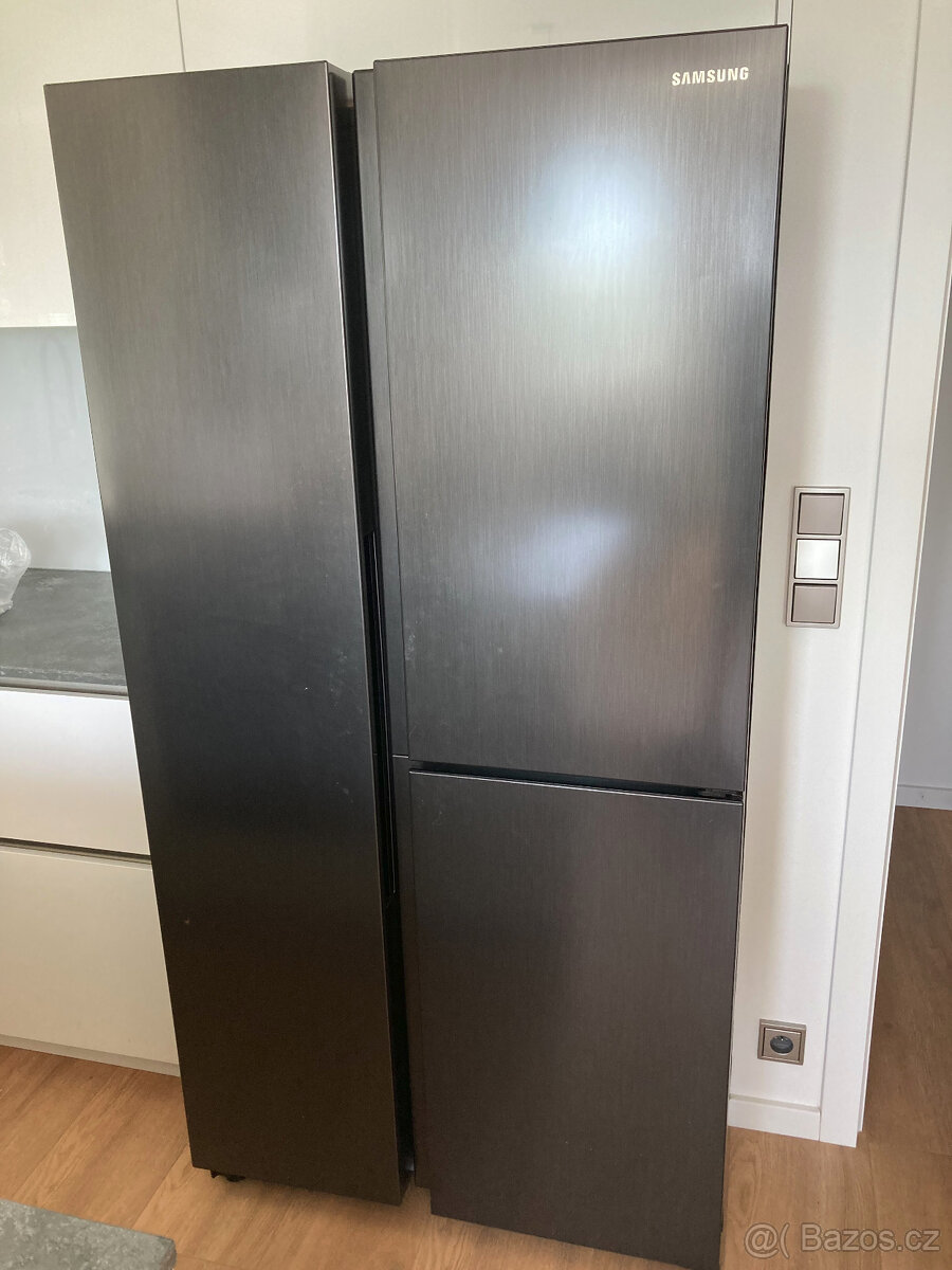 Americká lednice SAMSUNG RH69B8941B1 242/403 l 36dB