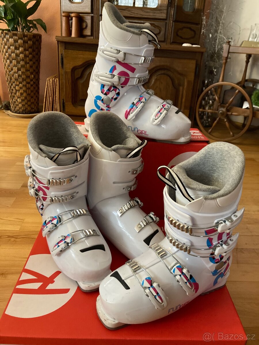 2x dívčí lyžáky Rossignol (pro dvojčata)