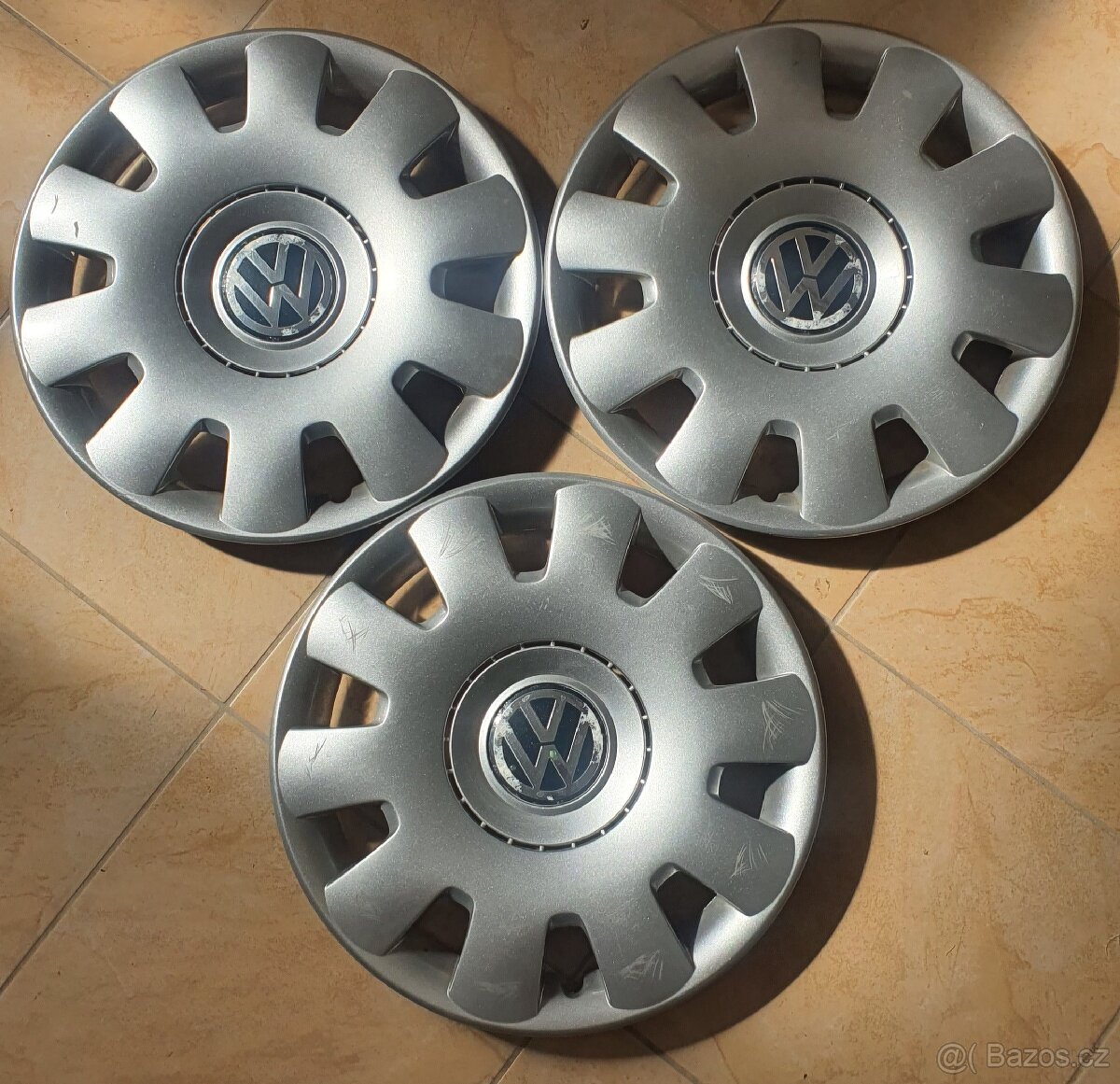 Originál 15  poklice VW Golf 4 1J0 601 147 P