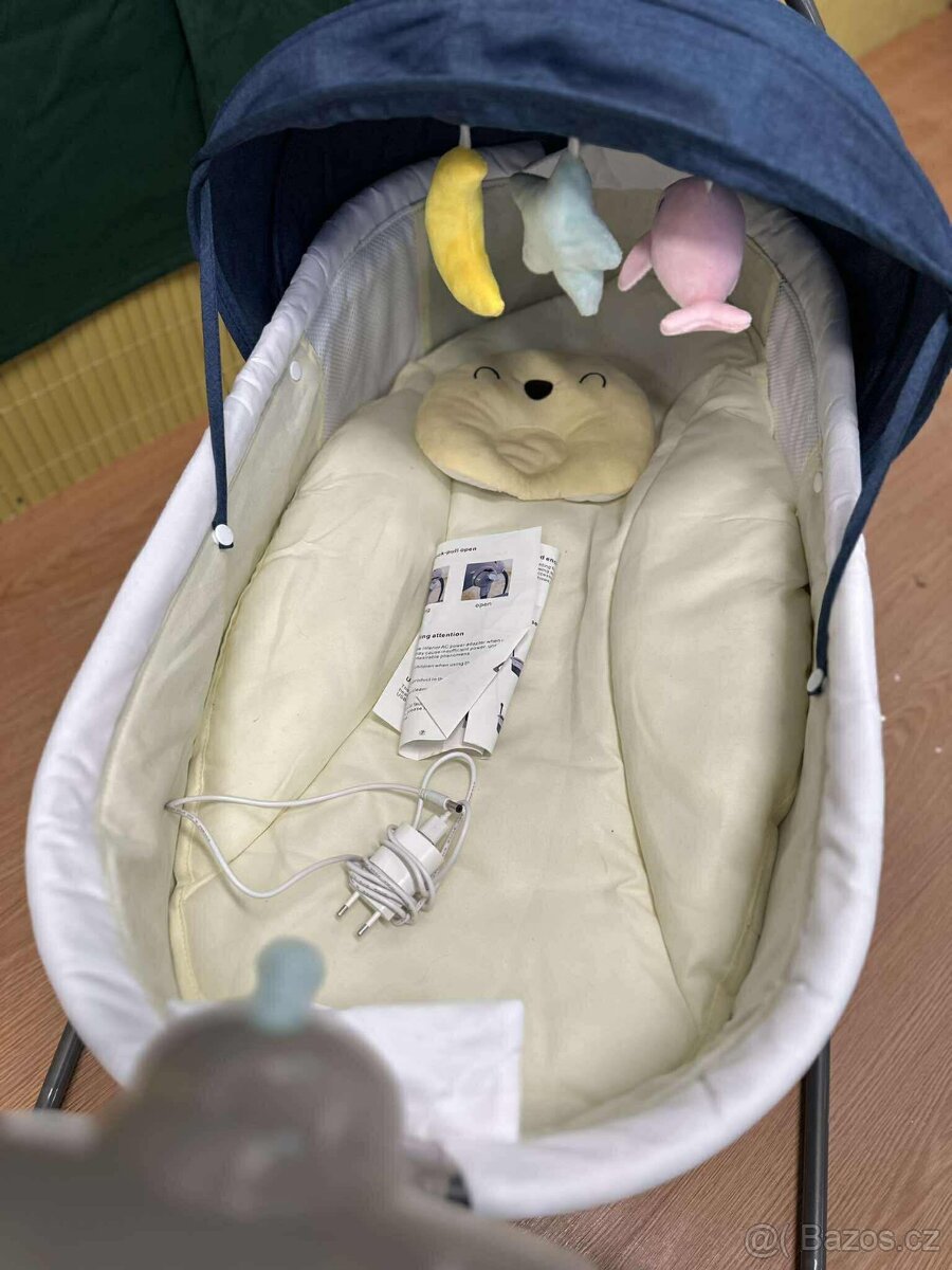 Elektrické houpací lehátko / kolébka pro miminko