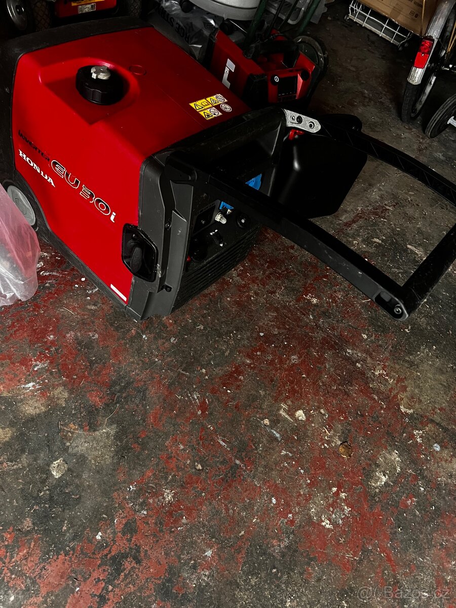Honda EU 30i elektrocentrála invertor