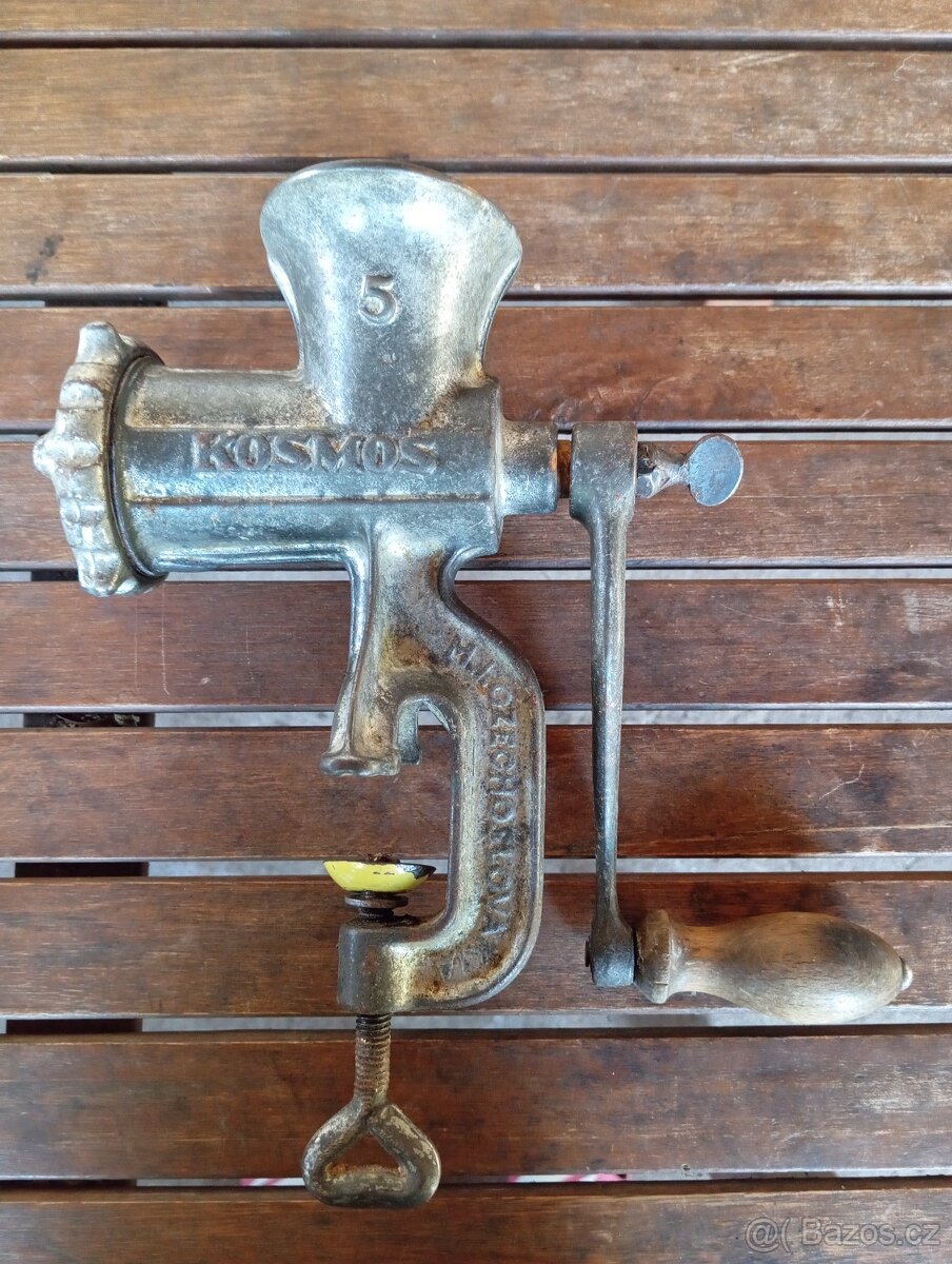 Starý ruční mlýnek Kosmos 5