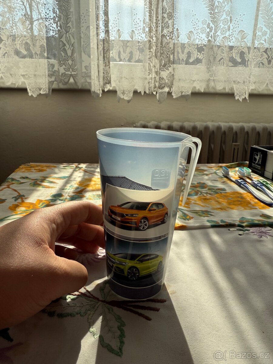 Kelímek menší s obrázky nový S obrázky