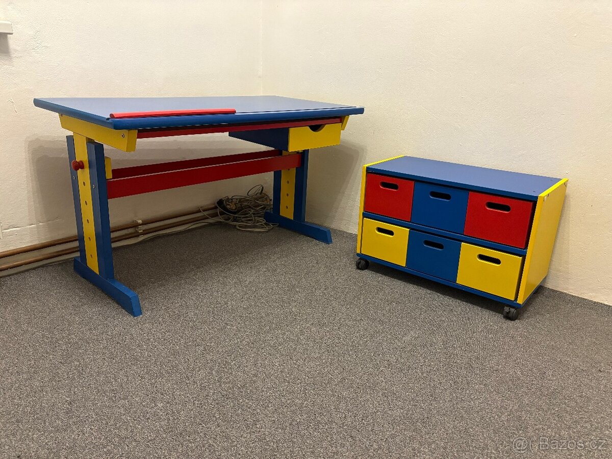 Rostoucí psací stůl pro děti