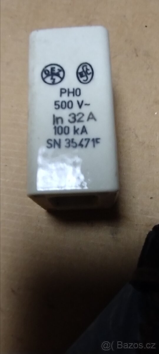 Pojistka, držák na pojistky