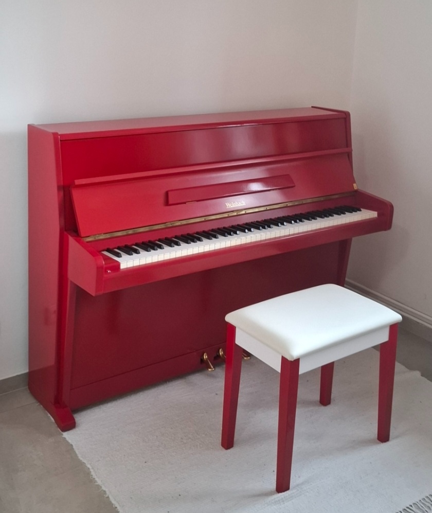 Pianino Weinbach červené + židle