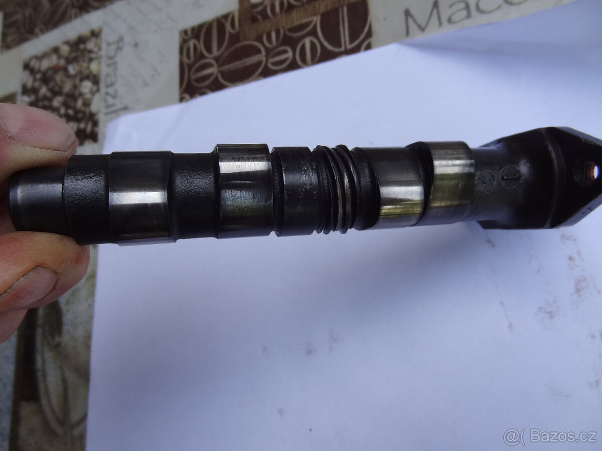 Honda XL250 MD11  vačková hřídel