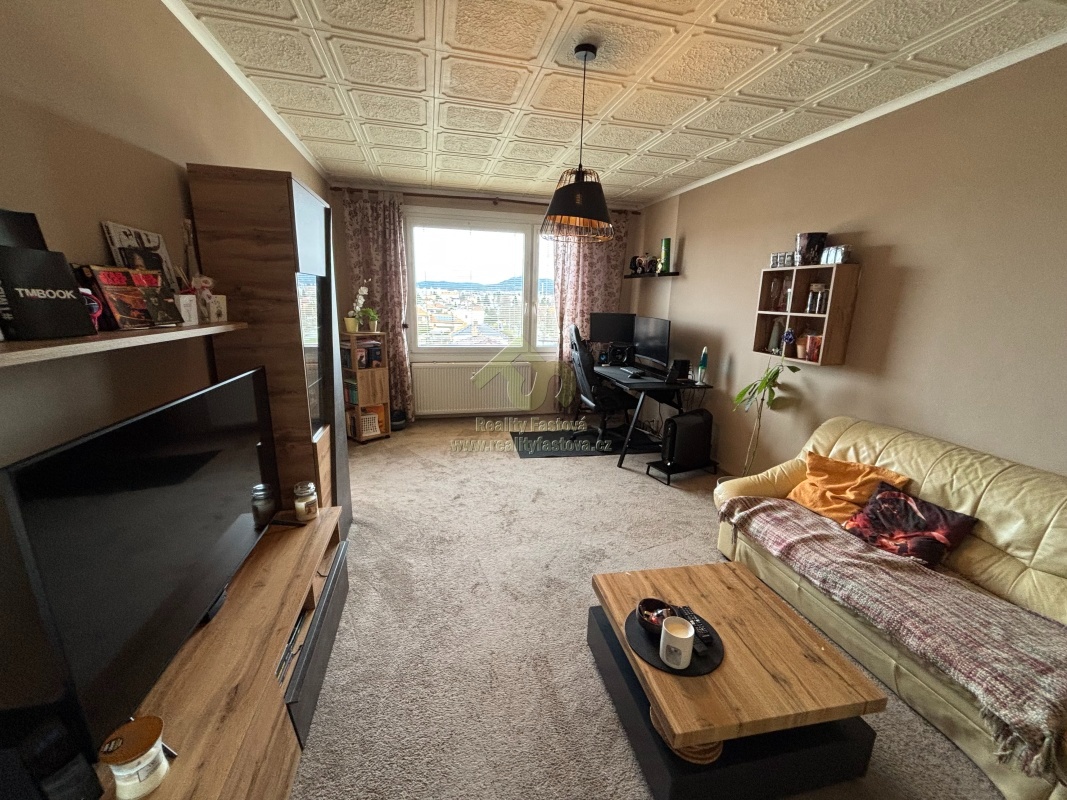 Rokycany-prodej velkého bytu 3+1 se zasklenou lodžií