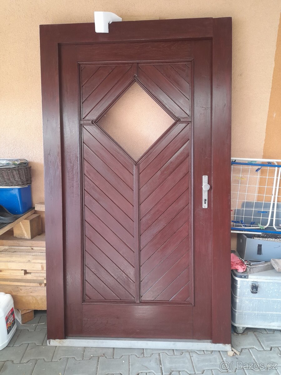 Vchodové venkovni dveře masivní dubové