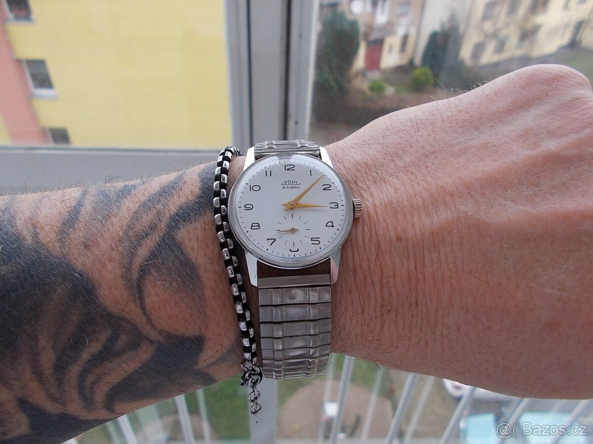 krasne  hodinky prim rok 1959 typ strojek 0111 top
