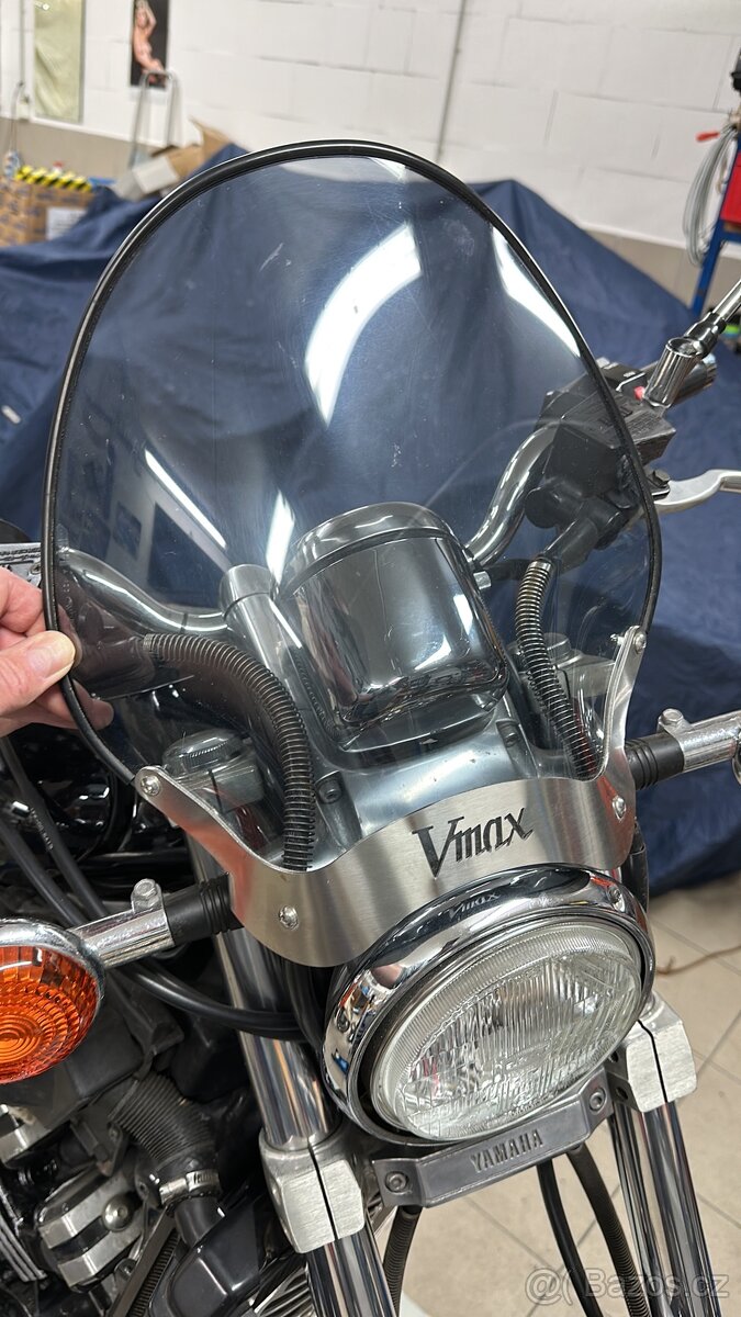 Vmax 1200 plexi štítky GIVI proti větru