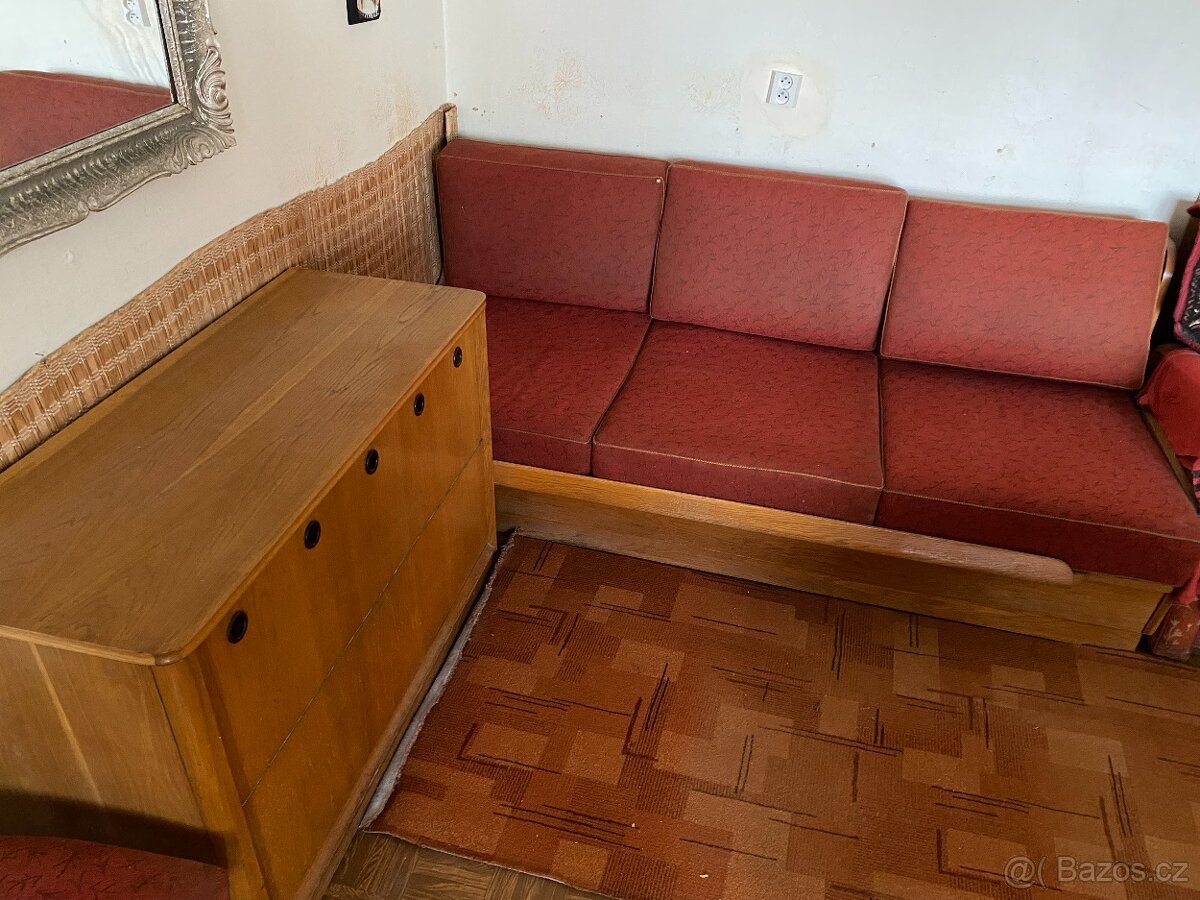 Starý nábytek