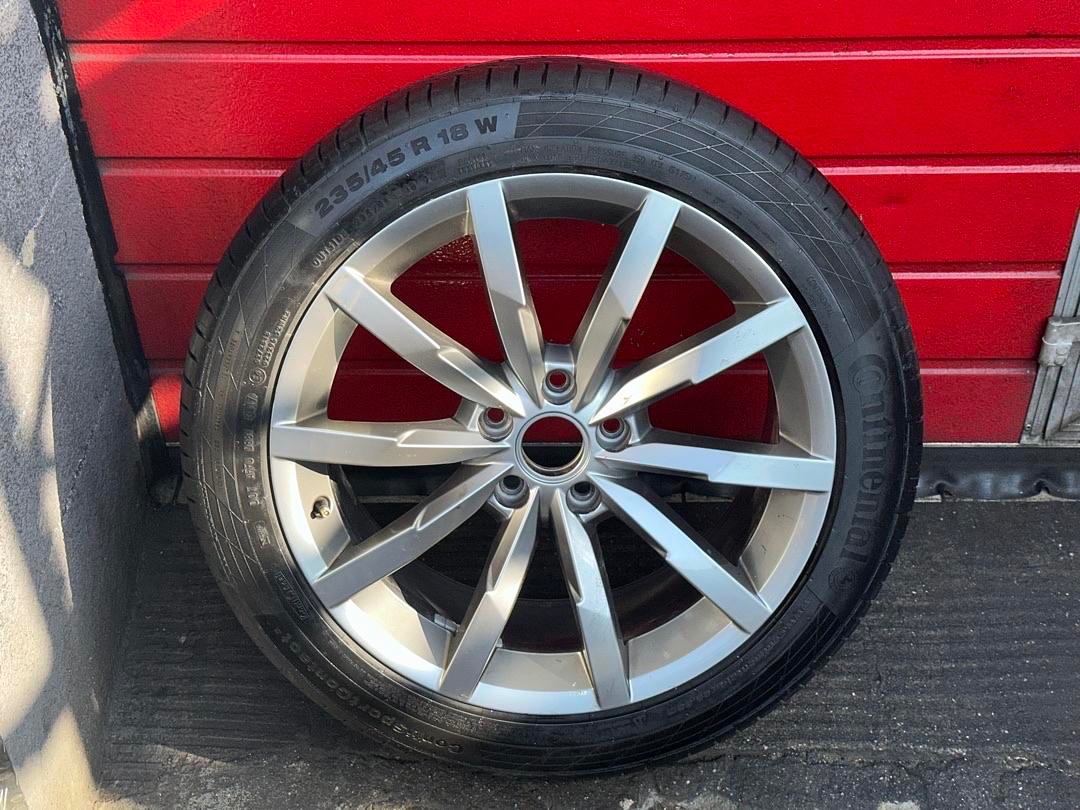 Original ALU kolo VW Monterrey 18" 8J ET44 + 235/45/R18