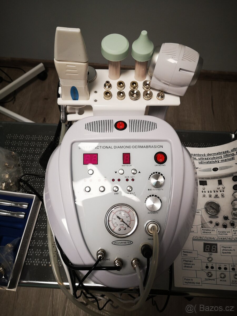Multi-kosmetický přístroj pro diamantovou mikrodermabrazi 5v