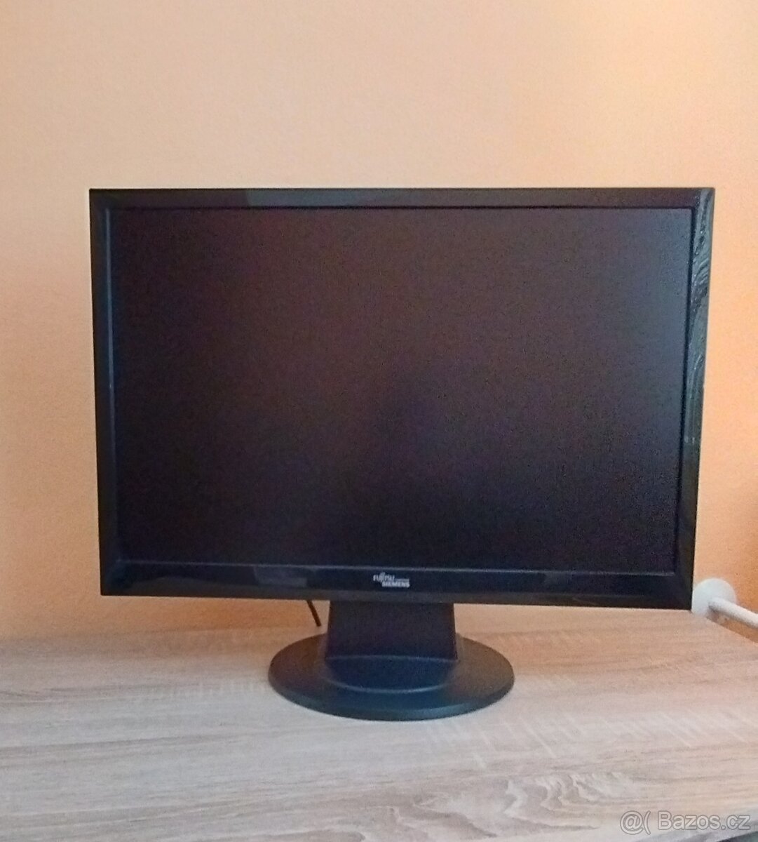 Prodám monitor.