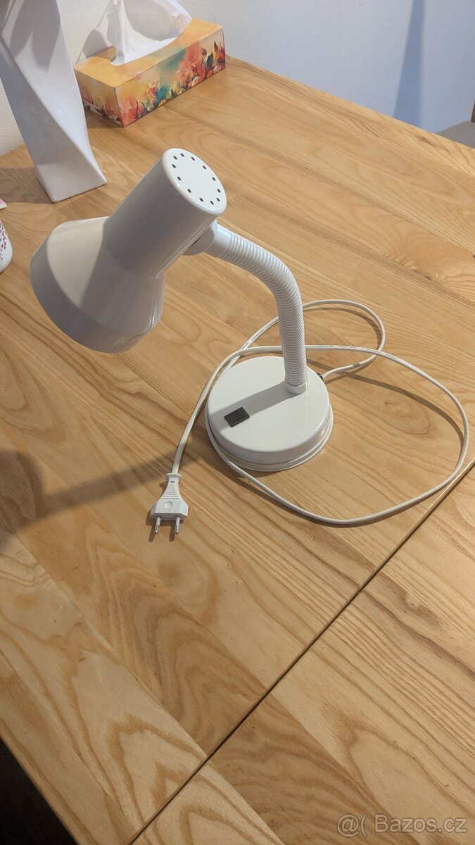 Stolní lampa bílá