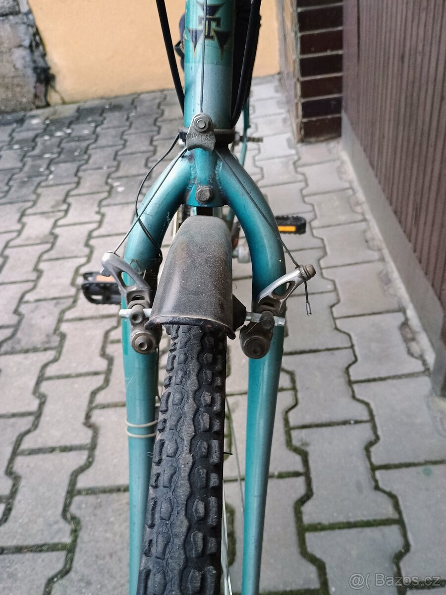 PRODÁM MĚSTSKÁ/TREKOVÁ KOLA