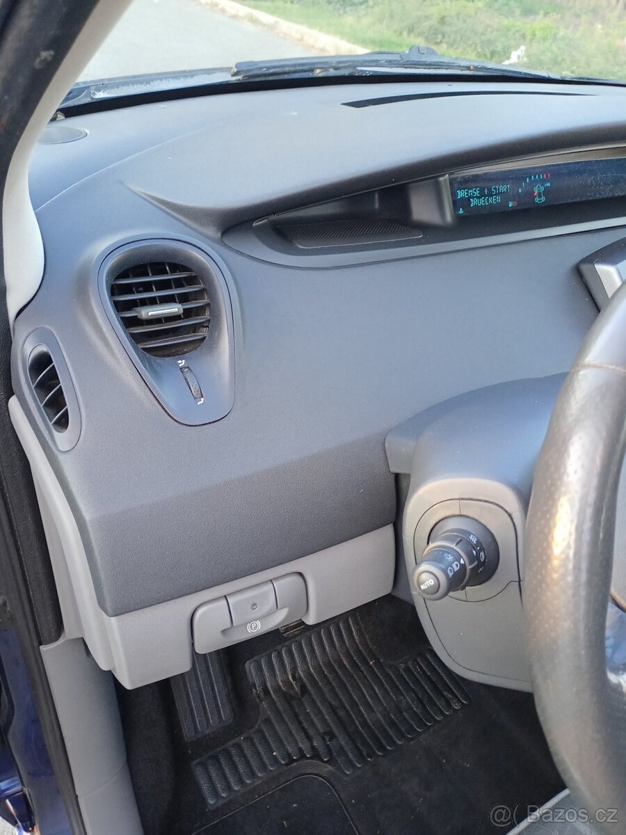 Prodám Renault Scenic 1,6 benzín, r.v. 4/2004, 188.000km