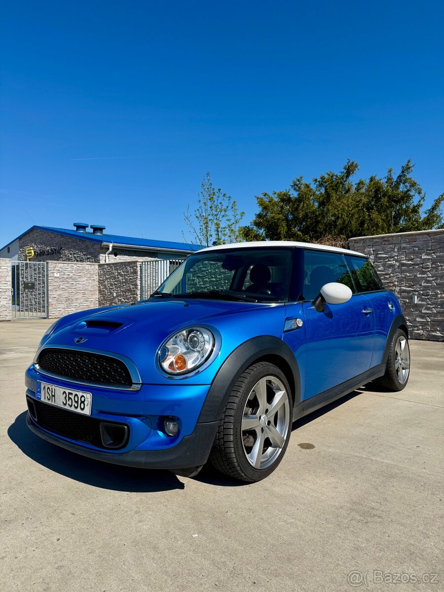 Mini Cooper S R56, 135kw, automat, xenon, TOP