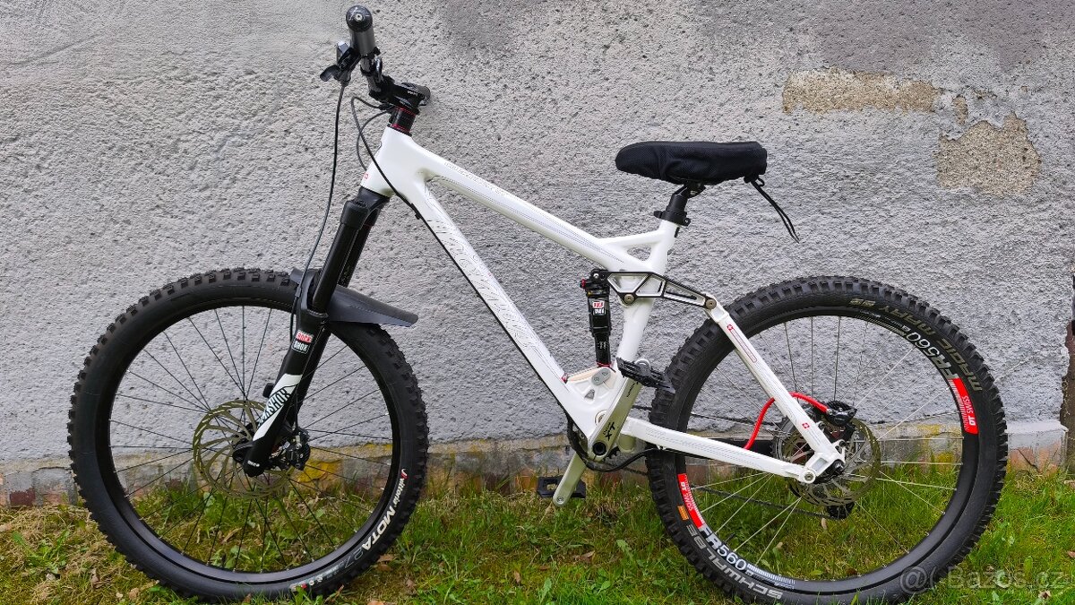 Velmi zachovale horská kolo MTB