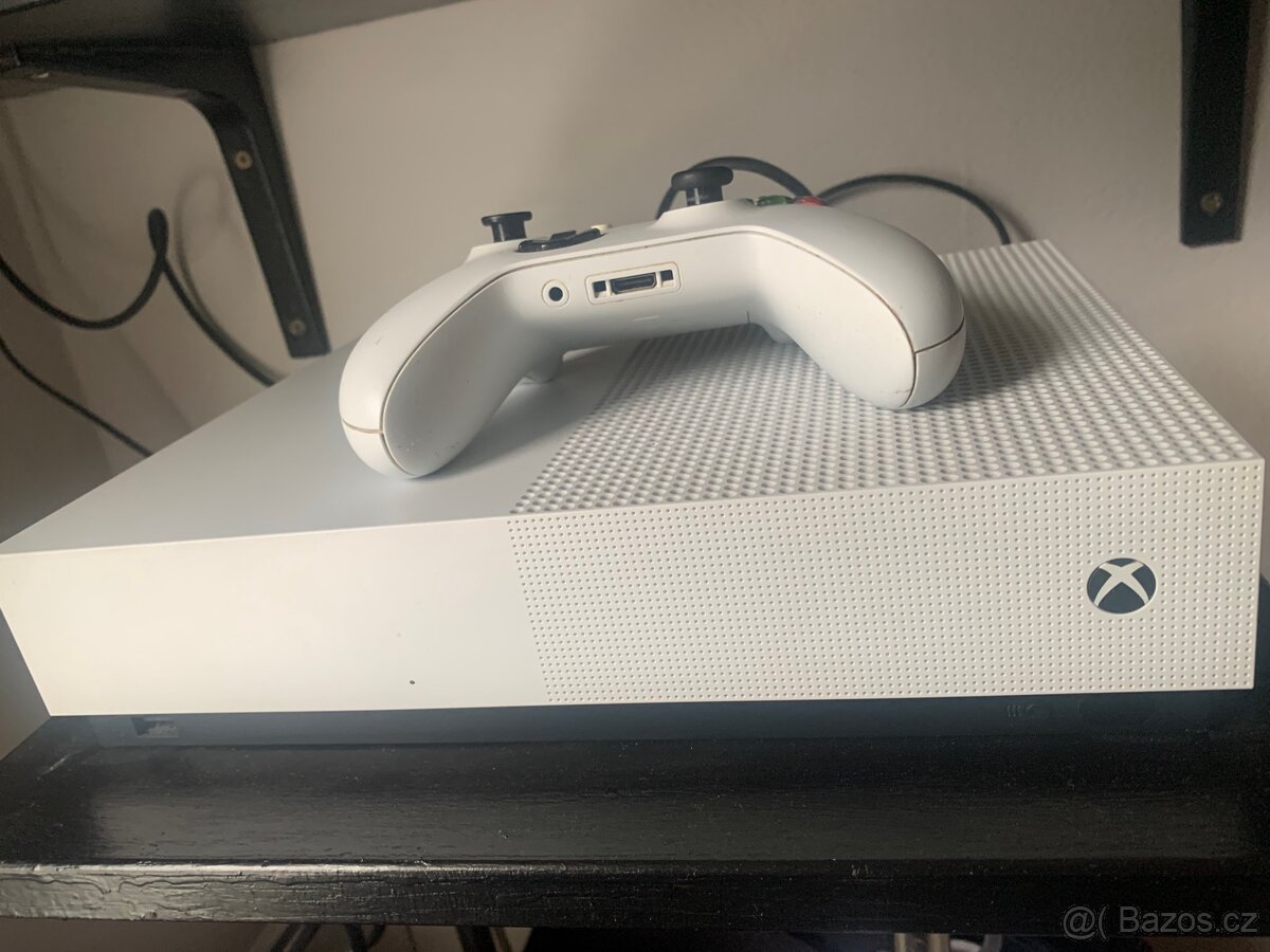 Xbox one S All digital 1TB +hry