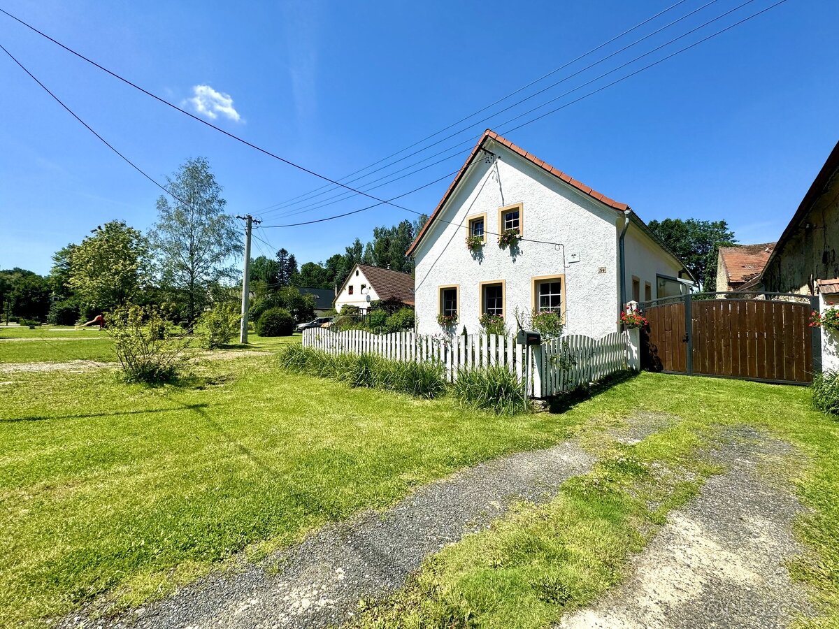 Venkovské stavení 5+1 po kompletní rekonstrukci (320 m2) se 