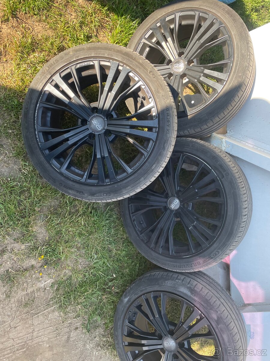 Prodám tyto kola na Multivan. 5x120