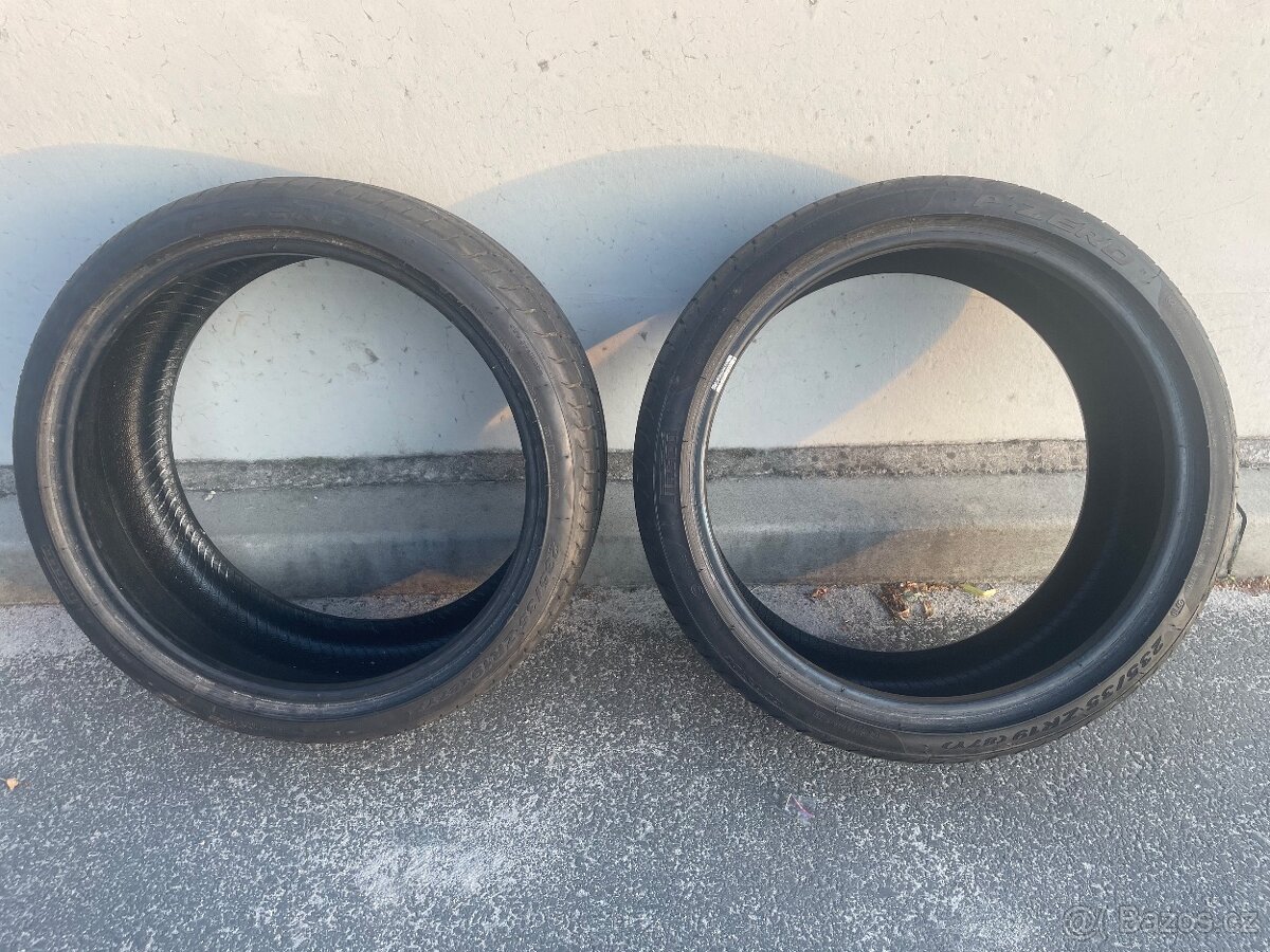 235/35R19