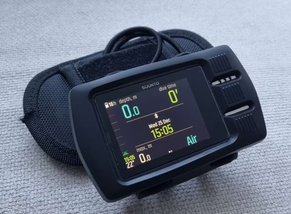 Suunto Eon Steel – potápěčský počítač s upgradem Black