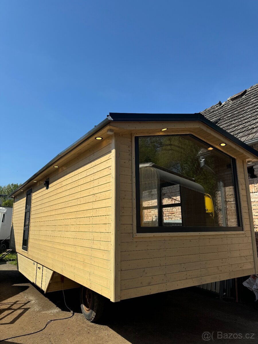 Maringotka 9x3m