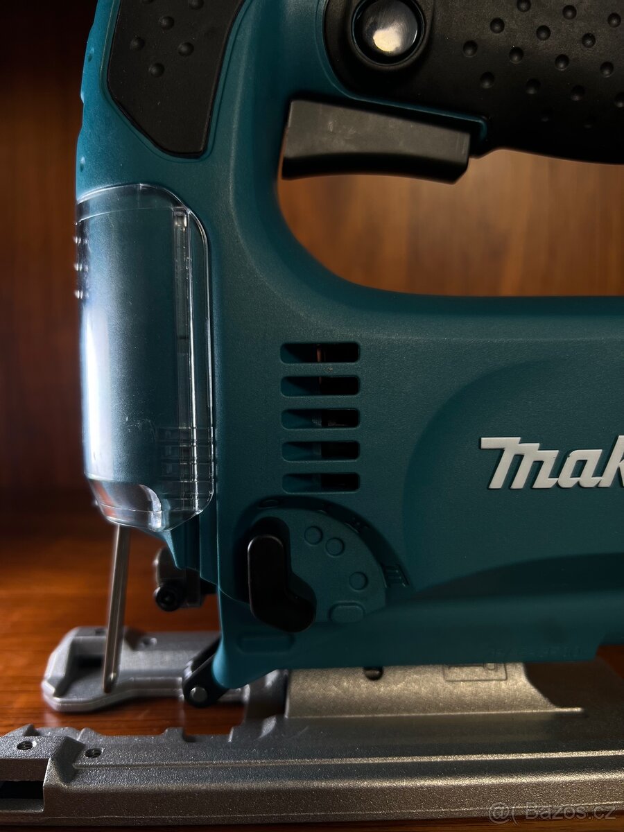 Přímočará pila Makita 4329KX1