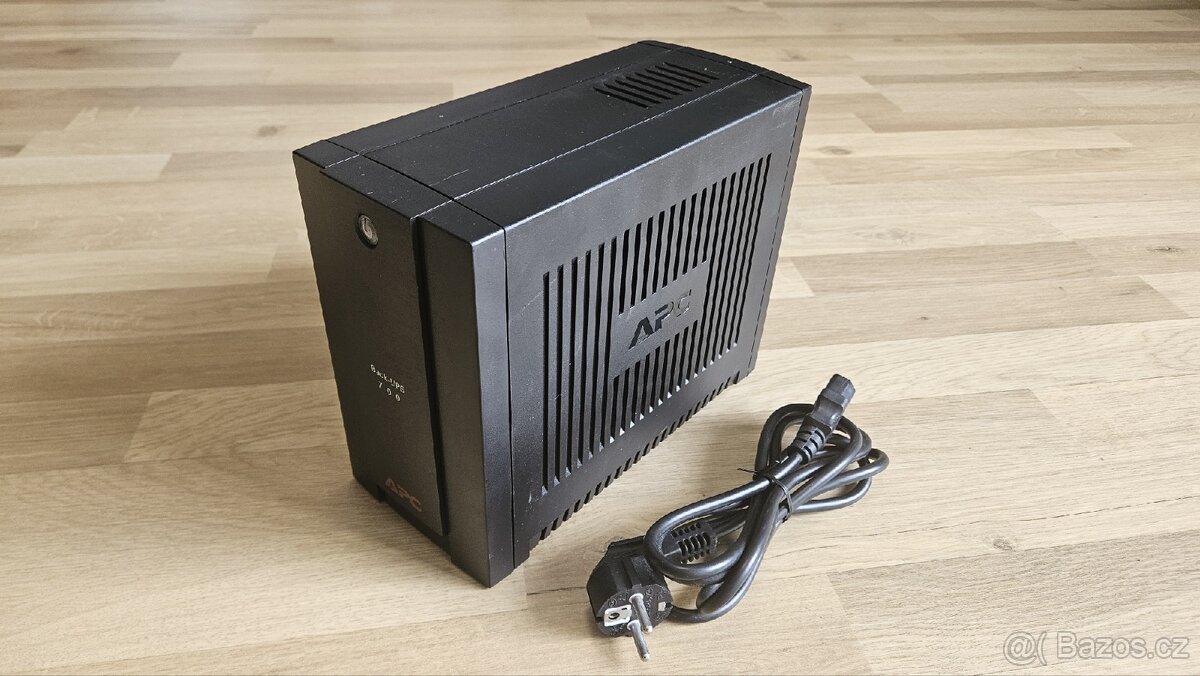 Záložní zdroj UPS APC BX700UI