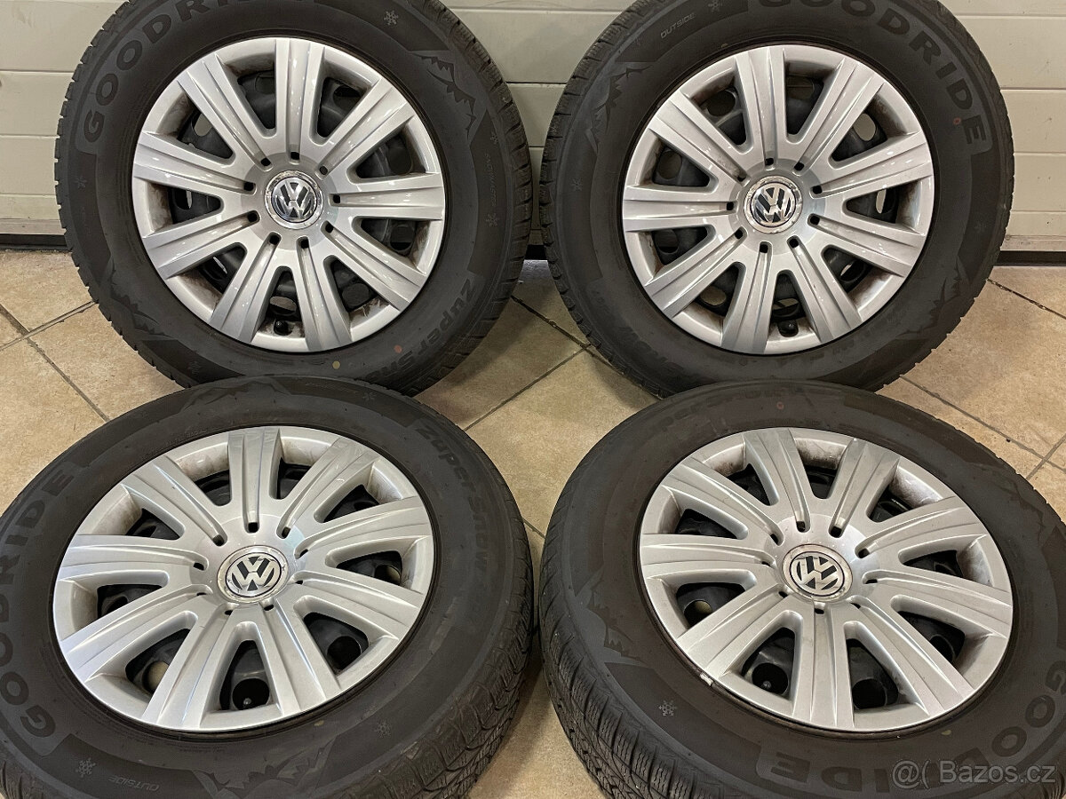 Zimní sada 5x112 et33 original Volkswagen Tiguan 215/65 R16