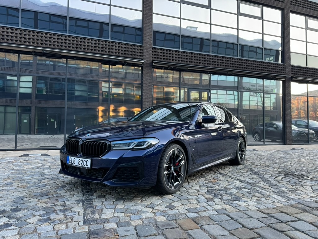 BMW 545E, 4x4, 29tis. km, BOHATÁ VÝBAVA, ZÁRUKA, DPH