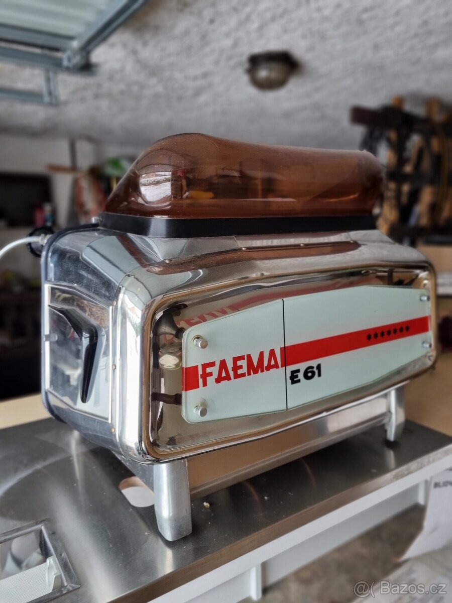 Dvoupákový kávovar Faema E61