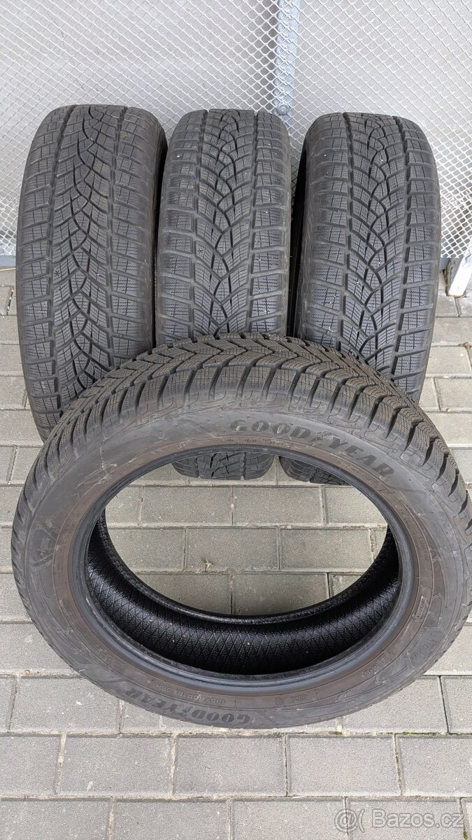 Zimní pneu Goodyear 195/60 R18 96H (Citroen C4) - jako nové