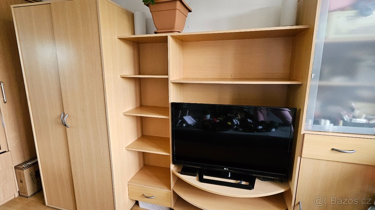 Sestava nábytku do ložnice, obýváku