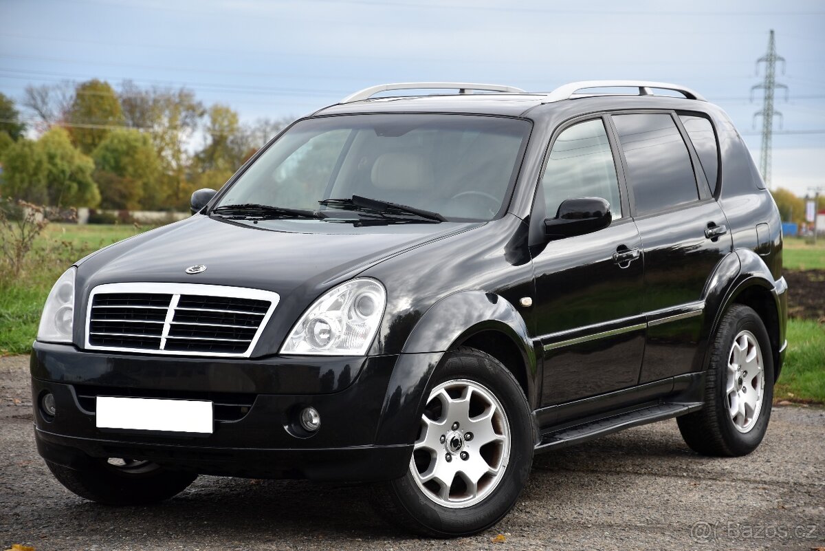 SsangYong Rexton XDi 270 XVT A/T 4X4,TEMP,ŠÍBR,DKLIMA,VÝHŘEV