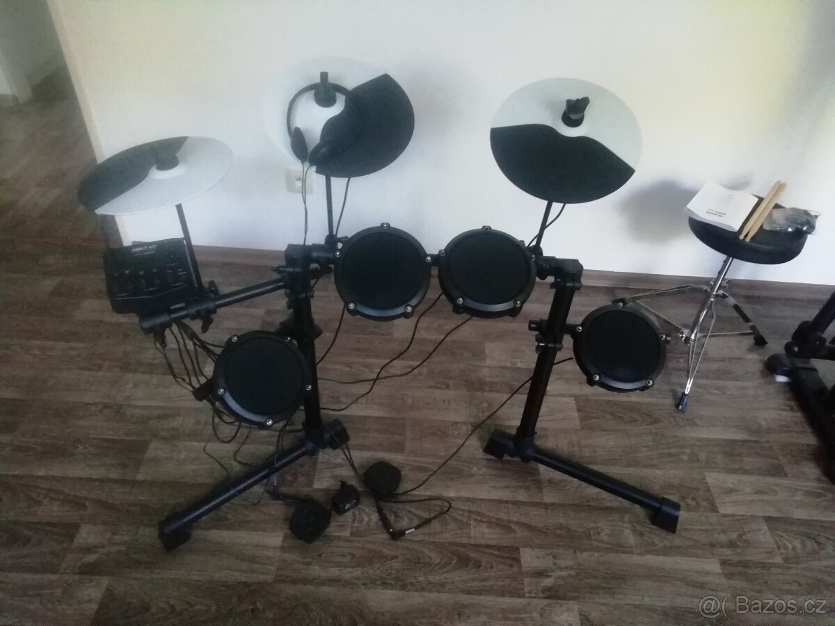elektronické bicí Alesis debut kit