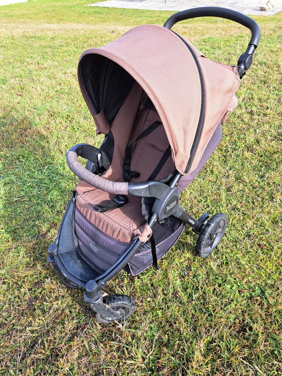 Kočárek britax