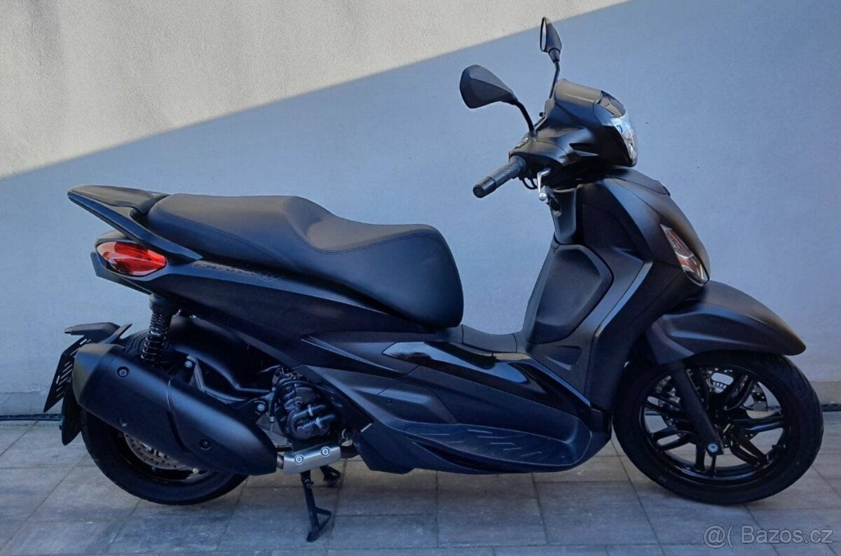 Piaggio Beverly 300 HPE, 2023, TOP stav, 6000km