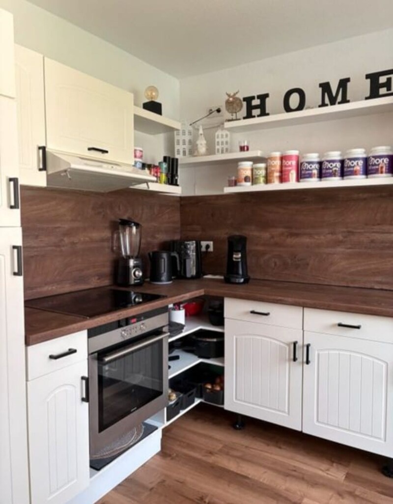 Moderní venkovská kuchyně se spotřebiči,5780