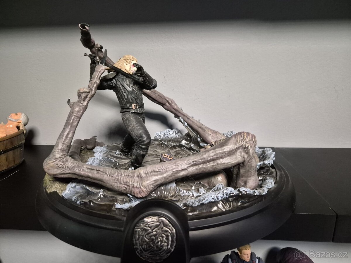 SOCHA NETFLIX - GERALT VS. KIKIMORA