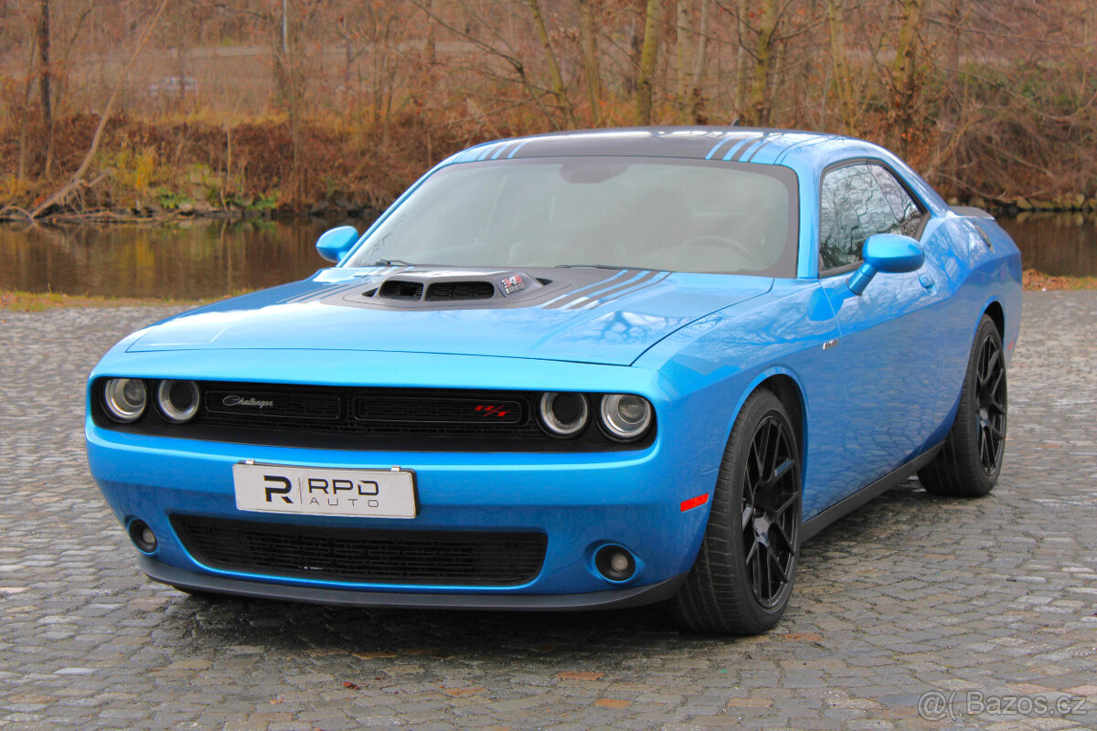 Dodge Challenger 5.7L HEMI V8 / SHAKER / 277 kW / Keyless