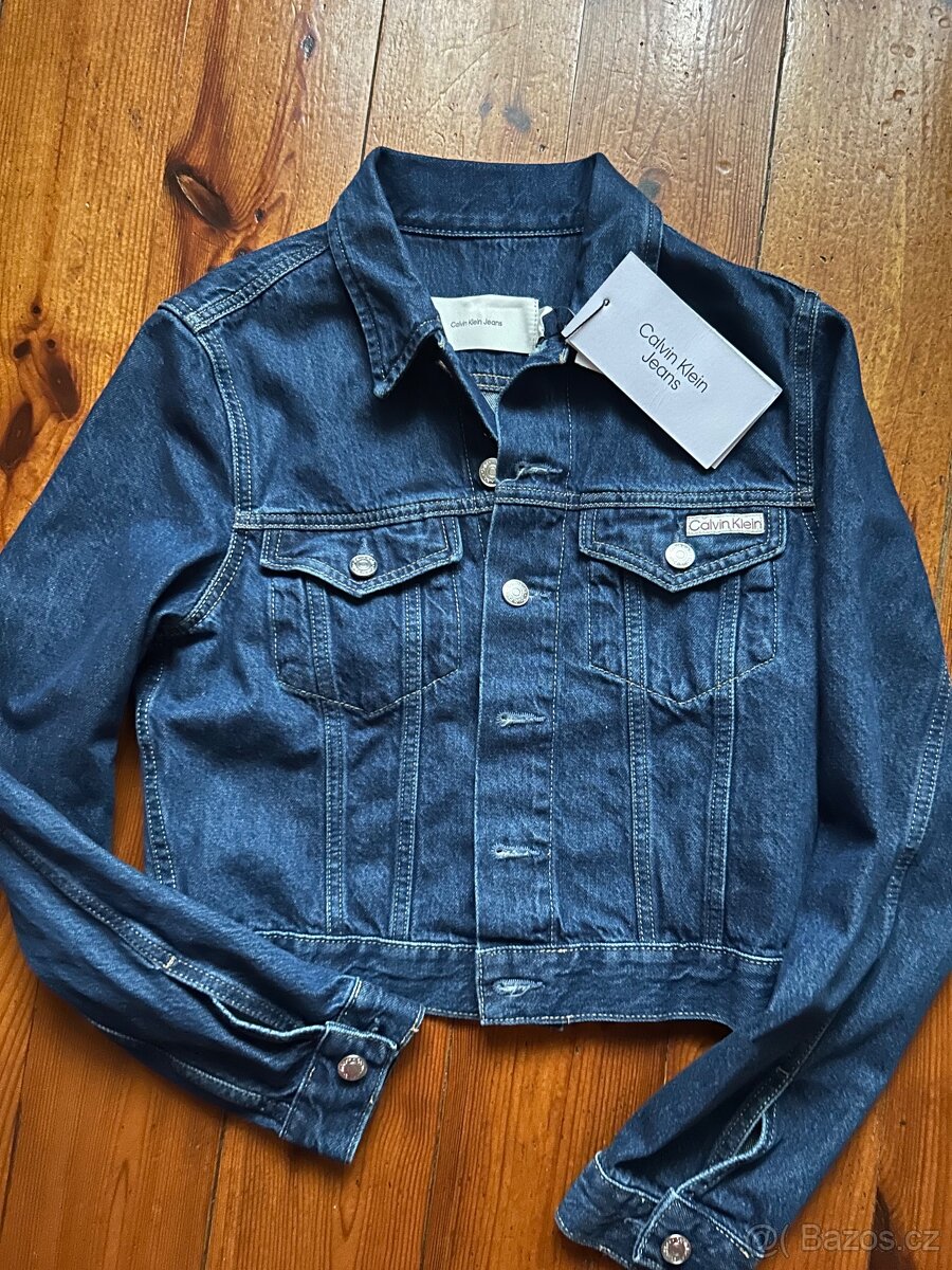 Nova krasna dzinova bunda Calvin Klein
