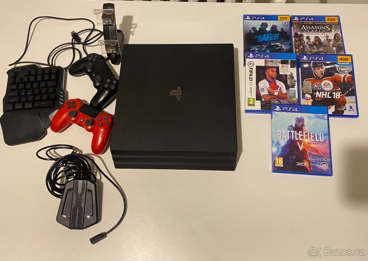 PlayStation 4 Pro + příslušenství
