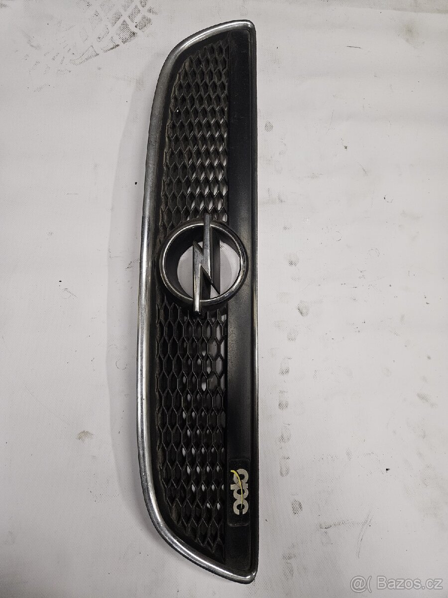 Opel Zafira A maska OPC